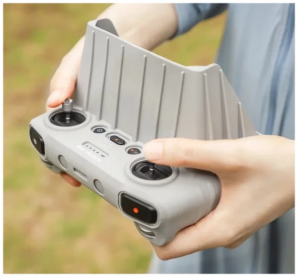 Защитный чехол пульта DJI RC с защитой от солнца серый фото в интернет-магазине flywares.ru