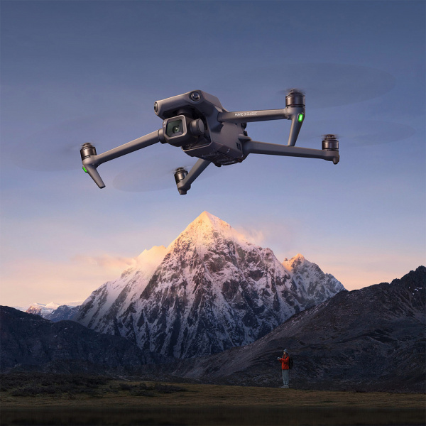 Квадрокоптер DJI Mavic 3 Classic (с пультом DJI RC) фото в интернет-магазине flywares.ru