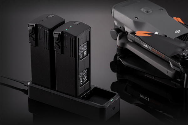 Комплект аккумуляторов с хабом DJI Mavic 3 фото в интернет-магазине flywares.ru